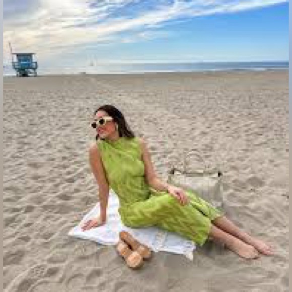 ASTR THE LABEL Zigzag Plisse Mock Neck MIDI NWOT - Picture 3 of 5